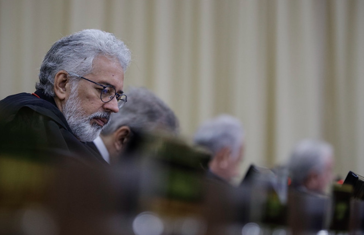 TJAM suspende lei que admite diplomas de instituições estrangeiras