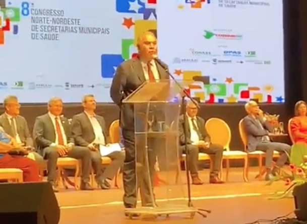 Ministro da Saúde, Queiroga é vaiado em evento e chama público de covardes