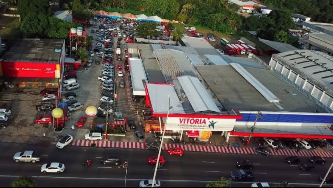 Supermercado Vitória retorna com feira de produtos regionais e praça de alimentação