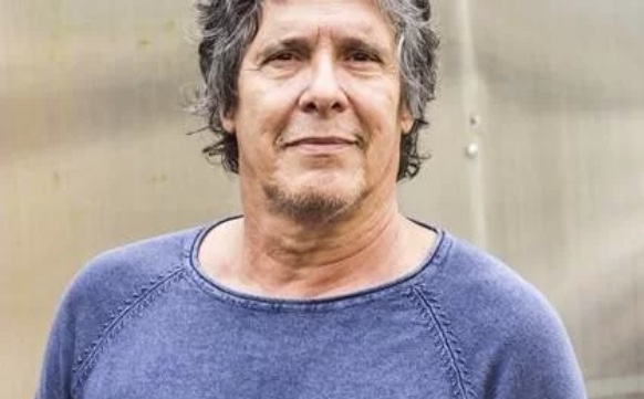 Pai de Mel Lisboa, cantor Bebeto Alves, morre de câncer