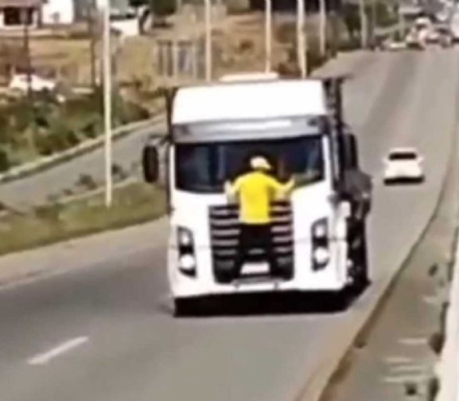 Ficar pendurado foi um ato de defesa, diz 'patriota do caminhão'