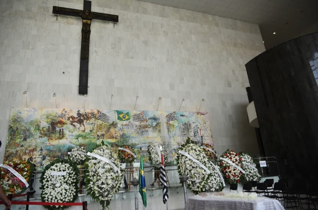 Gal Costa: Fãs e amigos dão último adeus à cantora 