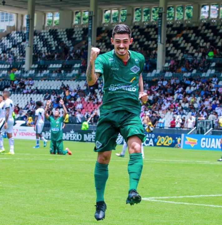 Nacional anuncia meia Léo Aquino para nova temporada