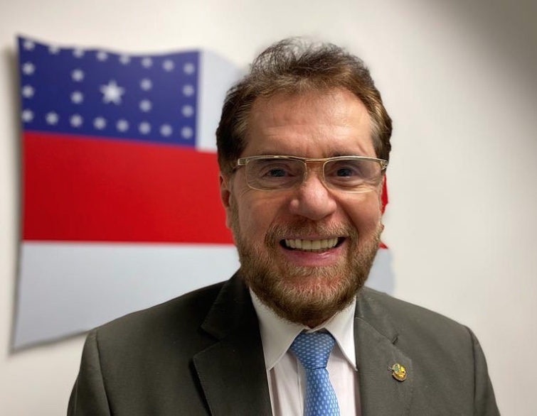 Plínio Valério afirma que teria vencido eleição para governador do Amazonas