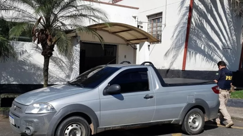 Homem rouba carro por estar 'cansado de andar' e acaba preso pela PRF