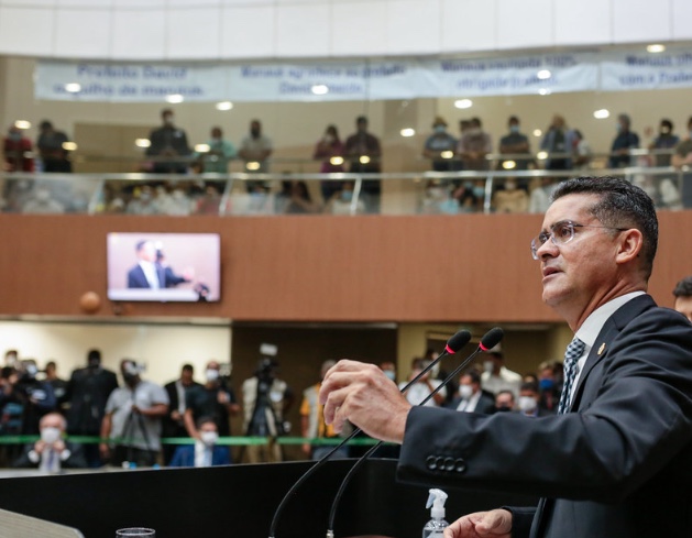 Prefeito convoca vereadores para reunião nesta terça em Manaus