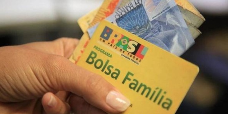 Bolsa Família: Texto da PEC da transição deve ser apresentado nesta quarta