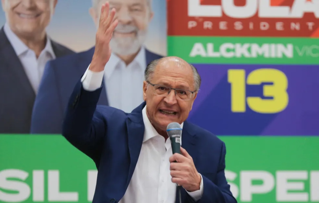 PF detém dois homens por ofensa a Alckmin e desacato a seguranças do vice eleito