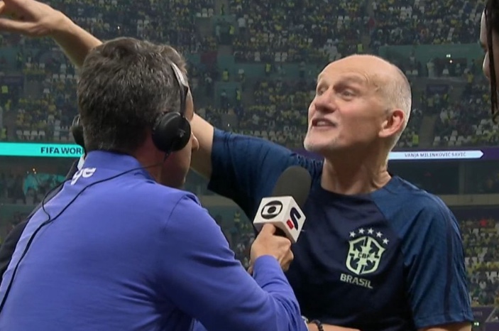 Taffarel solta palavrão ao vivo em transmissão da Globo