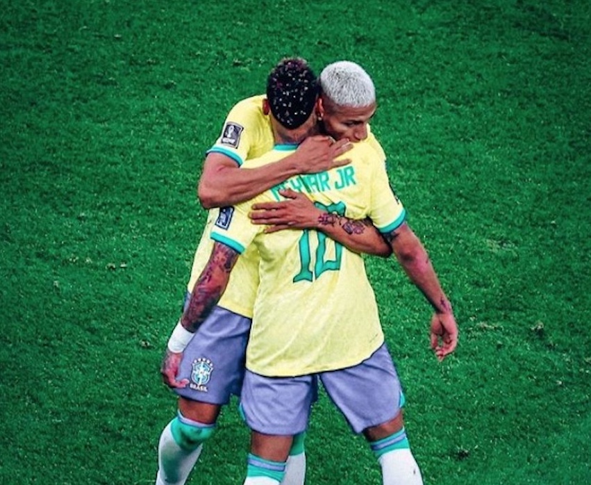 Richarlison pede volta de Neymar e diz acreditar na recuperação de colega