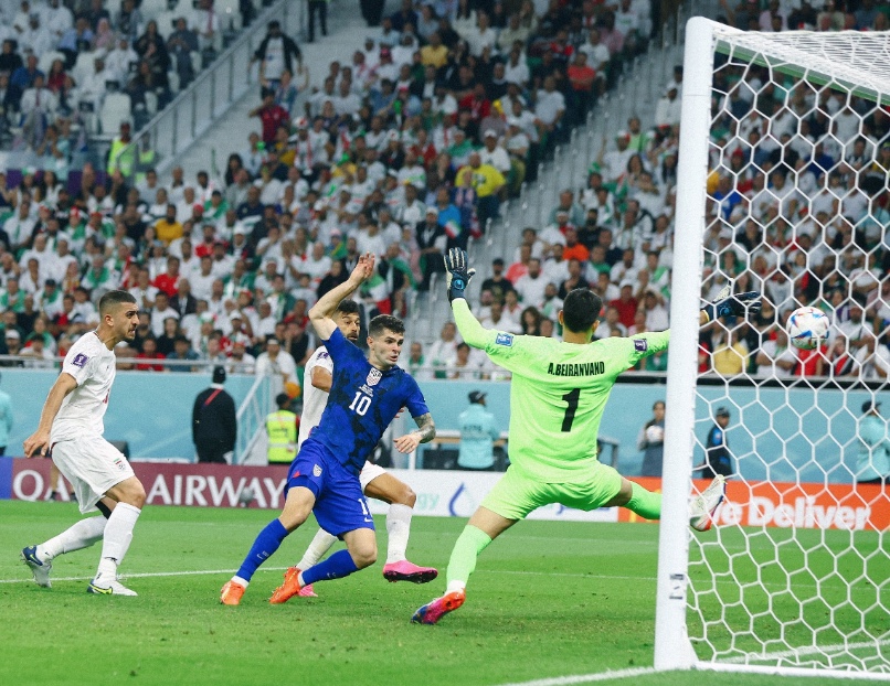 EUA vence Irã e retorna às oitavas de uma Copa após 12 anos