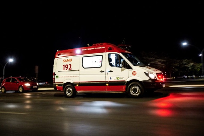 Bolsonaro veta projeto que regulamenta profissão de condutor de ambulância
