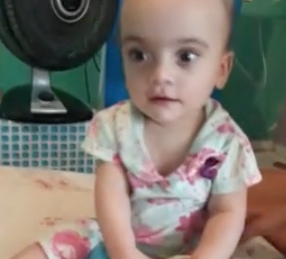 Mãe é suspeita de matar filha e mentir que bebê se engasgou