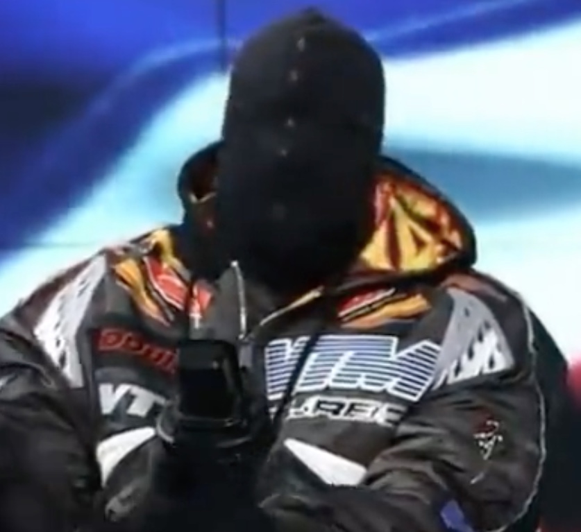 Kanye West revolta internautas ao elogiar Hitler em entrevista; vídeo