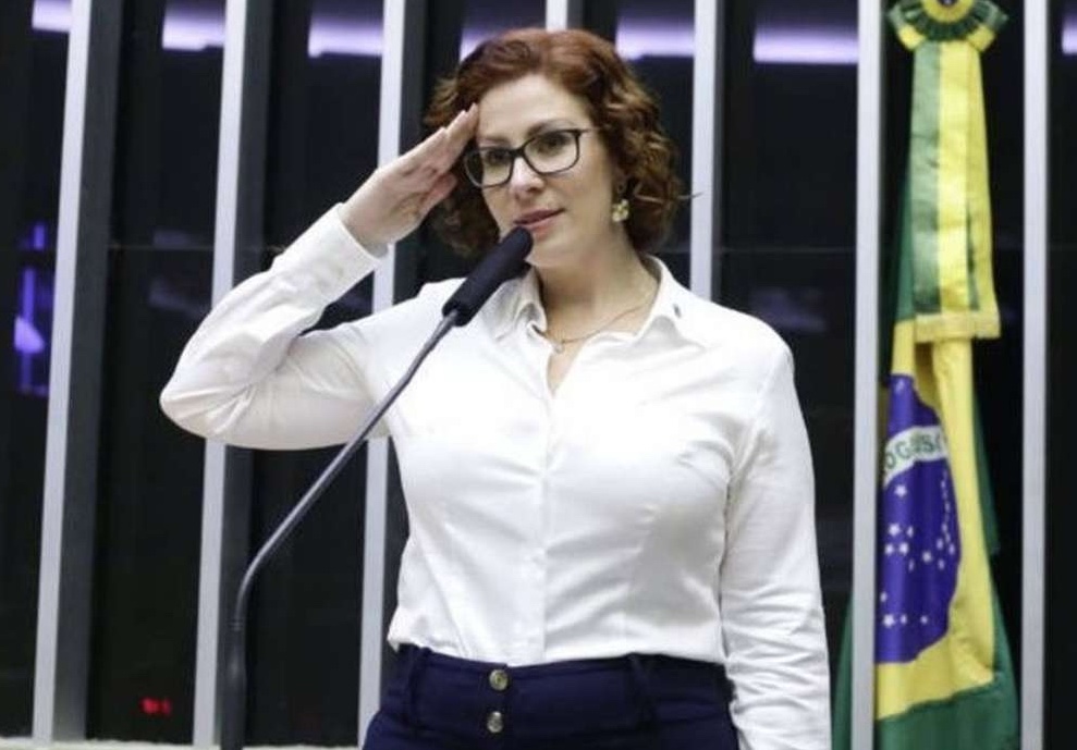 Deputados do PT acionam STF contra Zambelli por vídeo com falas golpistas