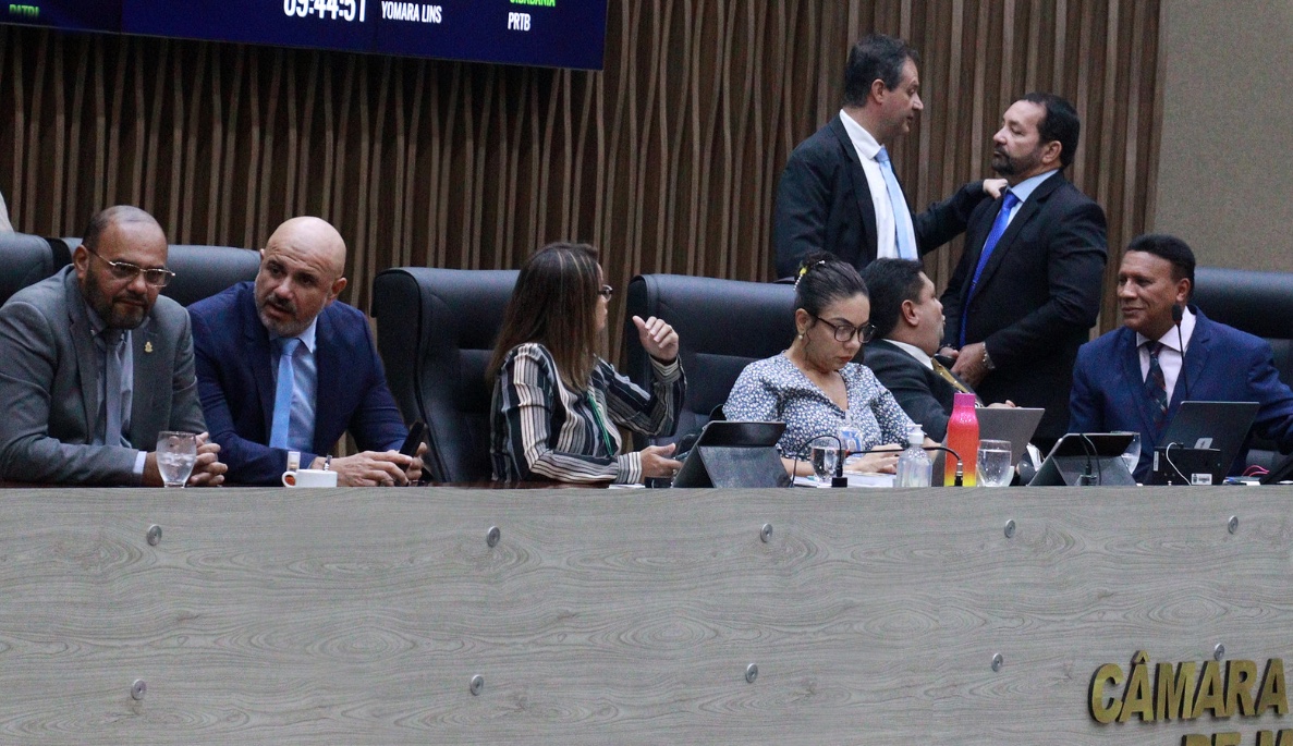Veja como cada vereador votou na eleição para presidente da CMM
