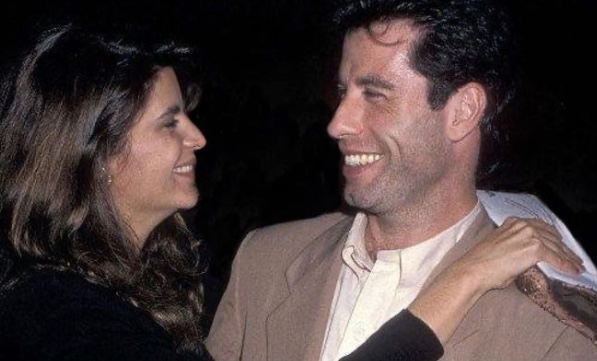 John Travolta se despede da atriz Kirstie Alley