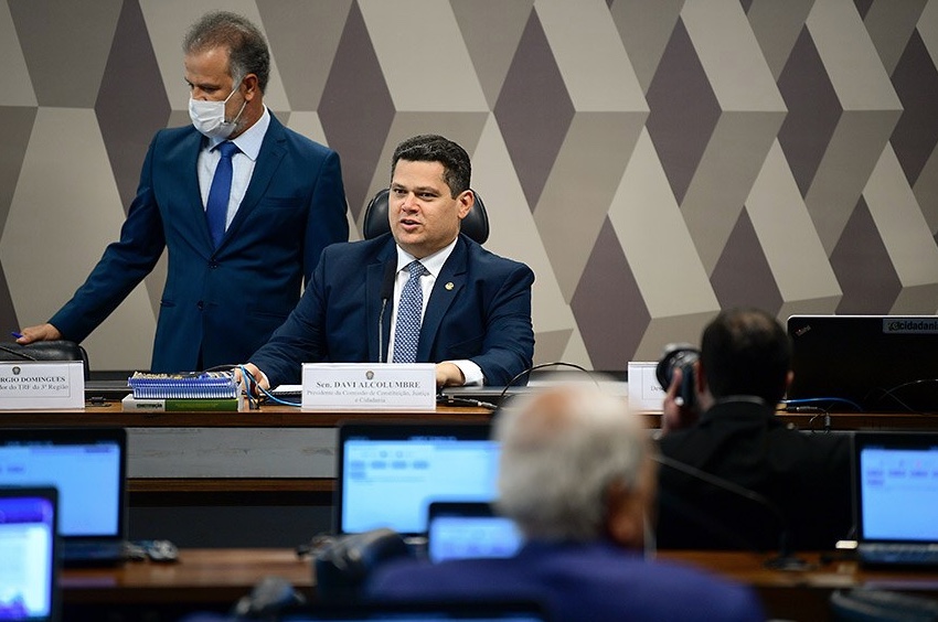 No Senado, PEC da Transição está na pauta de votação da CCJ desta terça