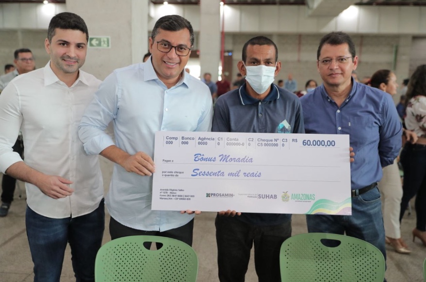 Governo paga indenizações do Prosamin+ a famílias da Comunidade Sharp