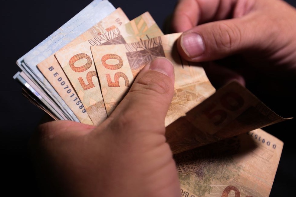 Governo começa a pagar hoje 2ª parcela do 13º salário, anuncia Wilson Lima