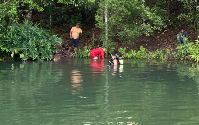 Homem morre eletrocutado ao tocar em fio elétrico enquanto nadava