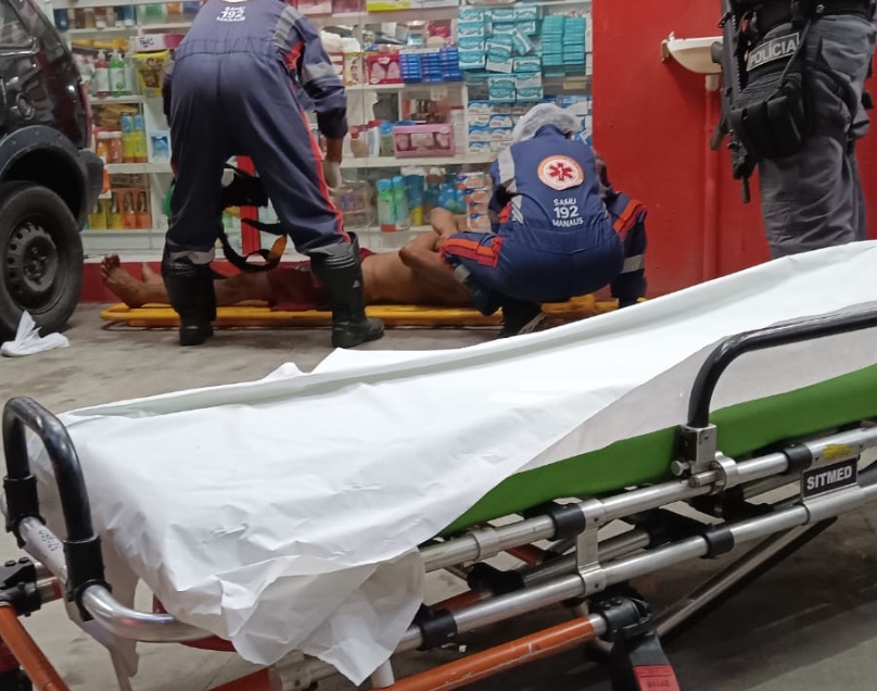 Suspeito de assalto é brutalmente espancado em Manaus
