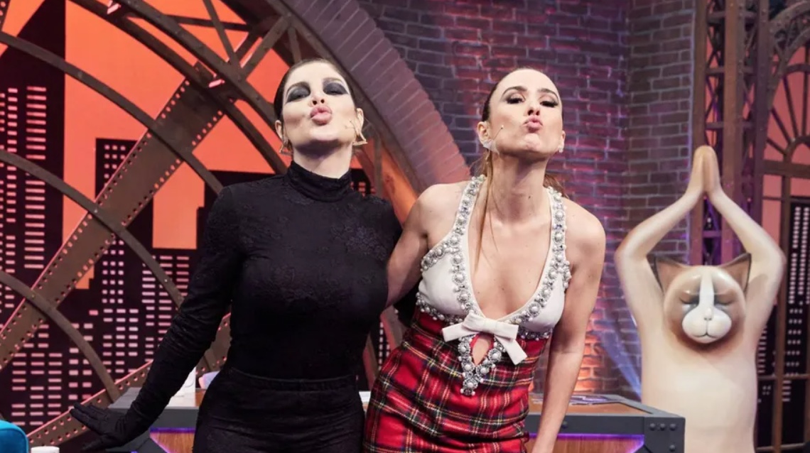 Gkay se desespera ao ser acusada de atirar sapato na cara de Tatá Werneck