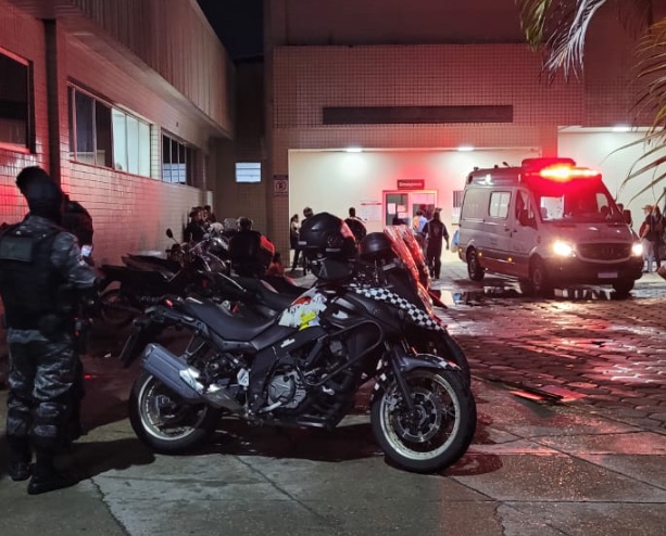 Homem é baleado após criminosos receberem PM's a tiros em Manaus