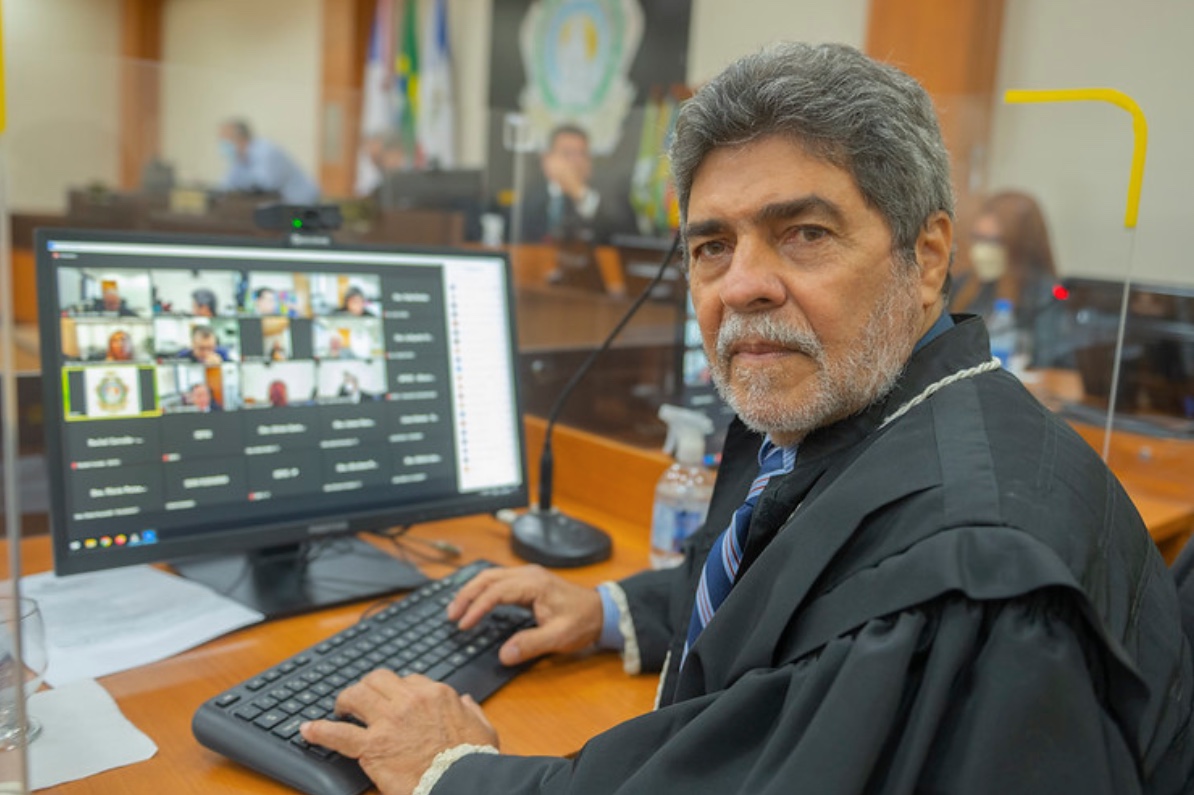 Juiz Henrique Veiga Lima é eleito novo desembargador do TJAM