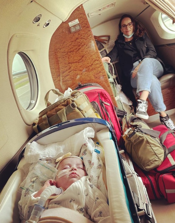 Filha de Juliano e Letícia Cazarré é transferida para hospital no Rio