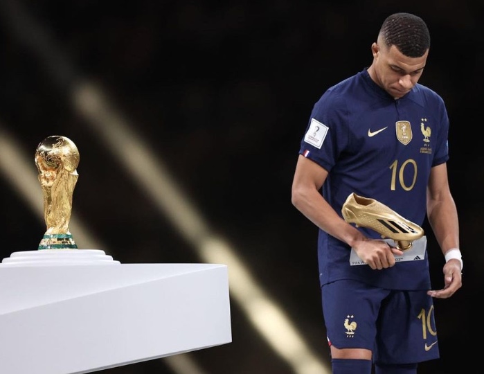 'Nós vamos voltar', diz Mbappé após vice da França na Copa do Mundo