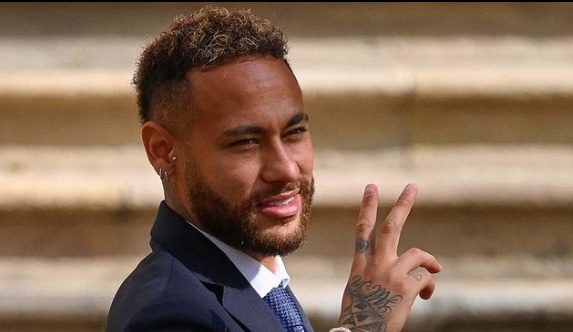Neymar começa a receber parças para festança na mansão de Mangaratiba 