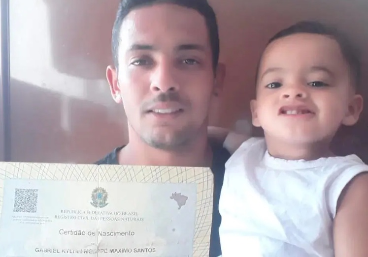 Brasileiro homenageia jogador e batiza filho com nome de Mbappé