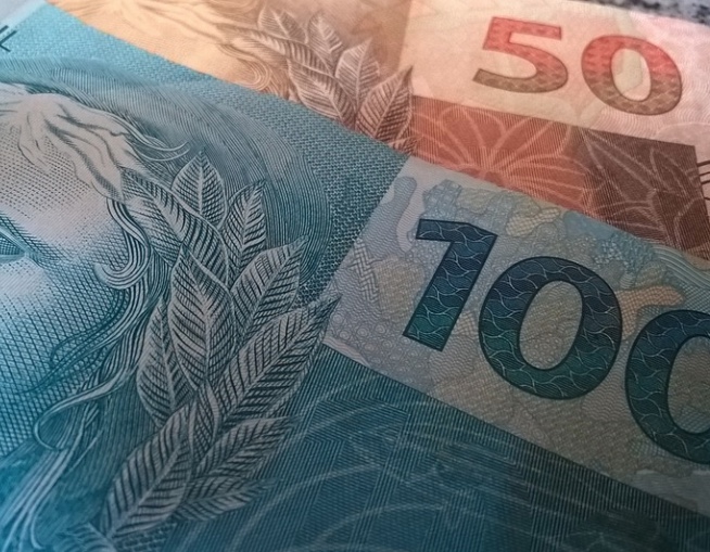 Hoje é o último dia para empregadores pagarem o 13º salário