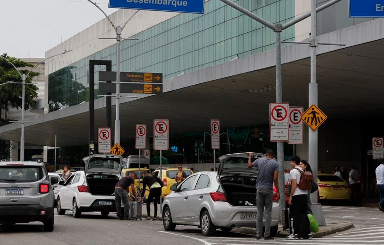 Passageiros podem pedir reembolso de gastos pela greve de aeronautas