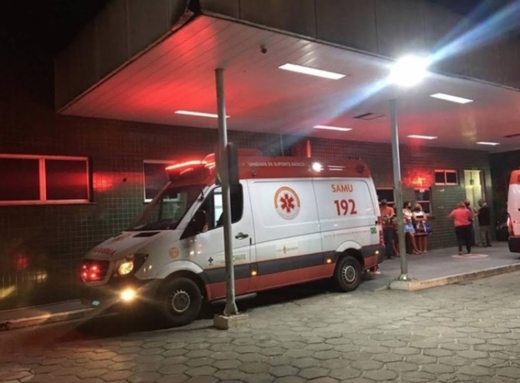 Homem leva tiro no rosto enquanto conversava na calçada de casa em Manaus