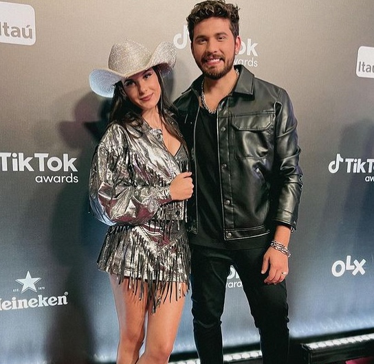Gustavo Mioto é flagrado em momento íntimo com cantora sertaneja; vídeo 