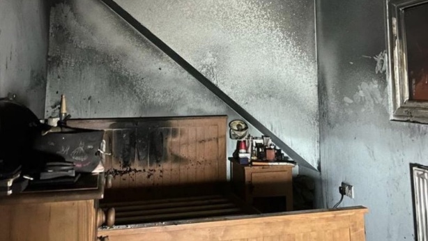 Cachorro causa incêndio em casa após conseguir ligar secador de cabelo