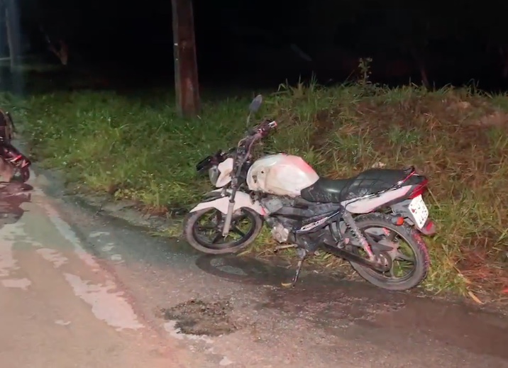 Acidente violento entre carro e moto deixa um morto em Manaus