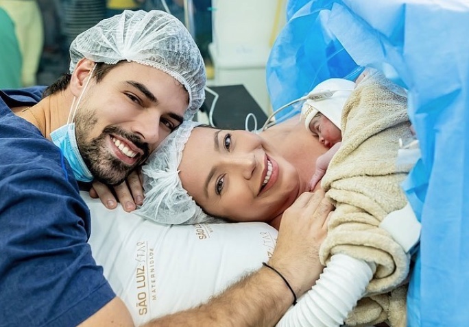Atriz Renata Dominguez dá à luz a sua primeira filha; veja fotos