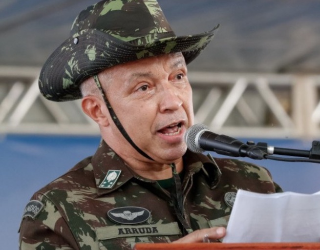 General Júlio Cesar de Arruda assume Comando do Exército