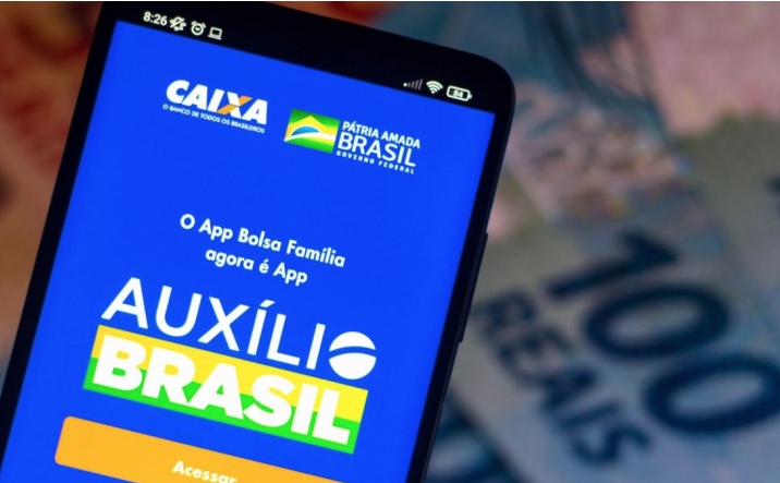 Equipe de Lula quer suspender empréstimo consignado do Auxílio Brasil e do BPC