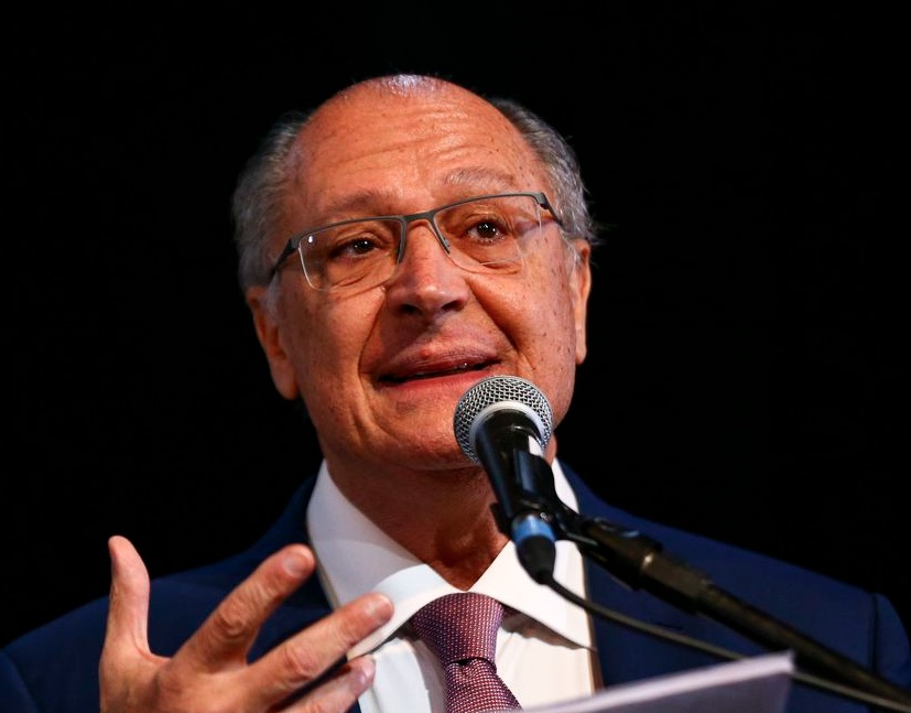 Alckmin receberá dois salários como ministro e vice-presidente?