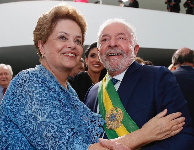 'É um momento forte para mim', diz Dilma ao voltar ao Planalto