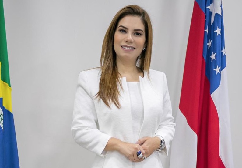 Wilson Lima nomeia esposa do presidente da OAB para secretaria em Brasília