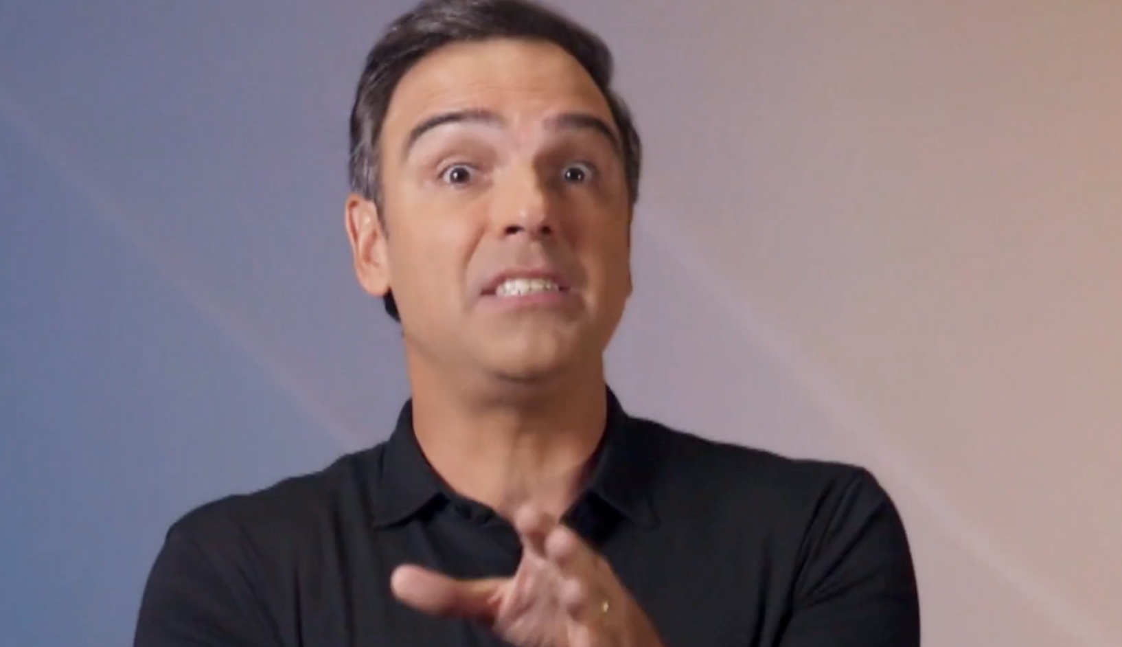 Tadeu Schmidt revela poder inédito no BBB23 em novo vídeo do reality 