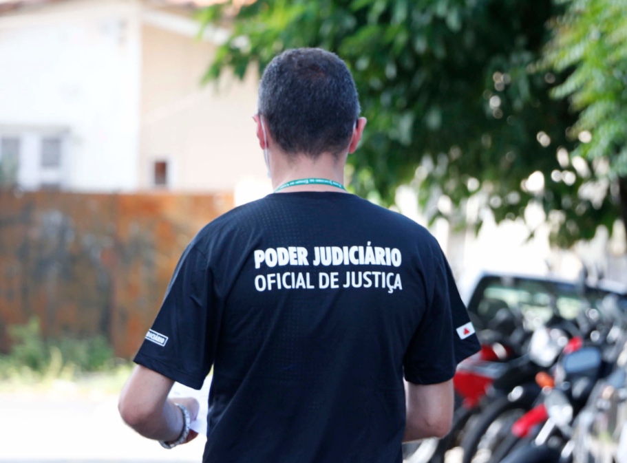 Oficiais de justiça ganham direito a porte de armas de fogo no Amazonas