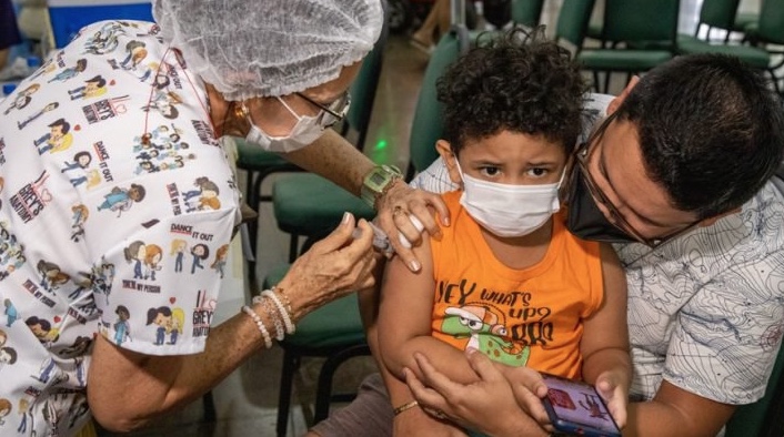 Vacinas para crianças até 4 anos estão esgotadas, diz ministério