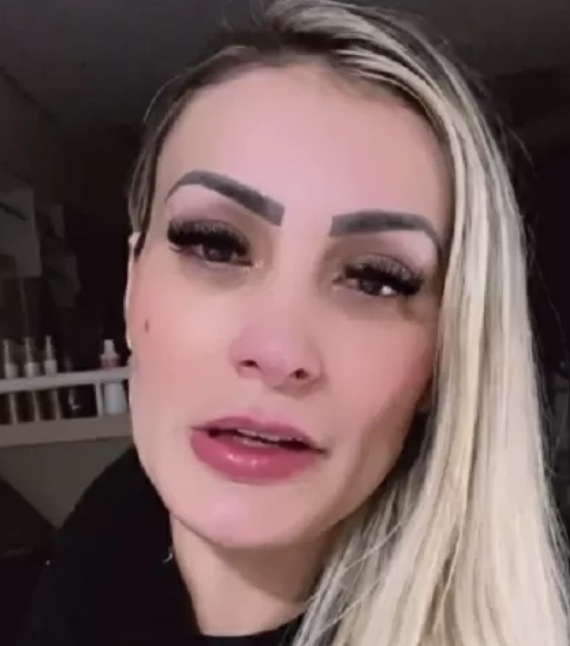 Separada, Andressa Urach suspeita de nova gravidez