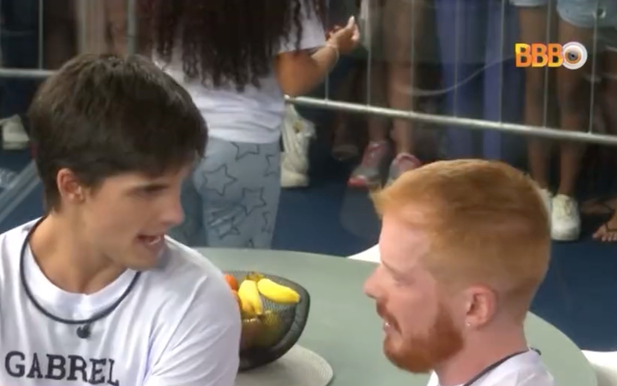 Manoel confronta Gabriel na Casa de Vidro: 'fala na cara!'